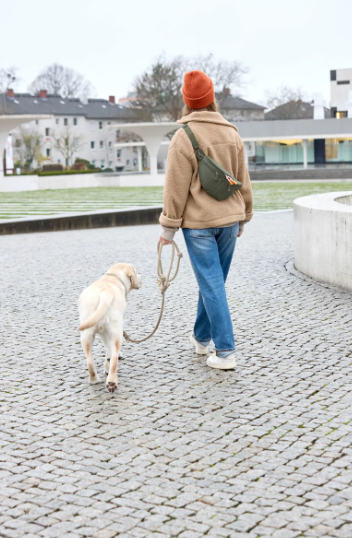 Strandpfote Leckerlibeutel „Emma“ – Dunkelgrün
